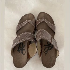 OTBT Brookfield platform wedges size 10M.